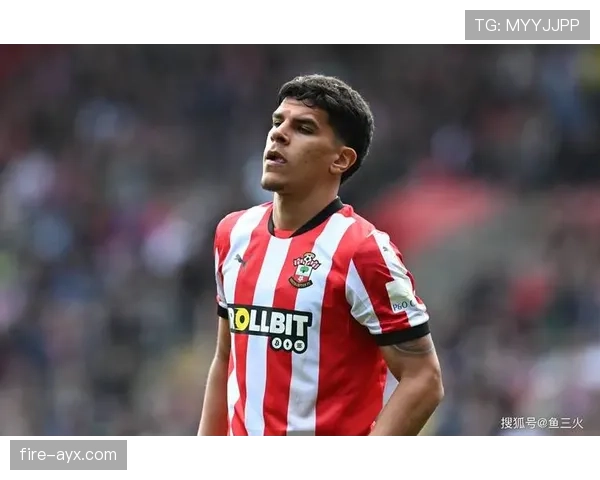 英超新星Saka状态回升，未来表现备受期待